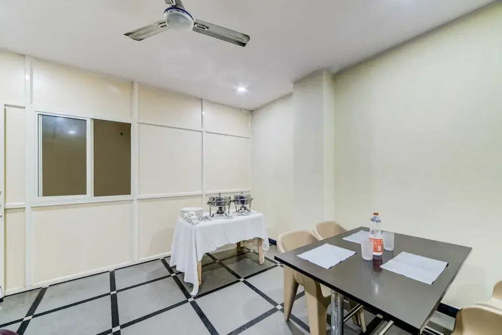 Capital O 47601 Airport Palace Hotel