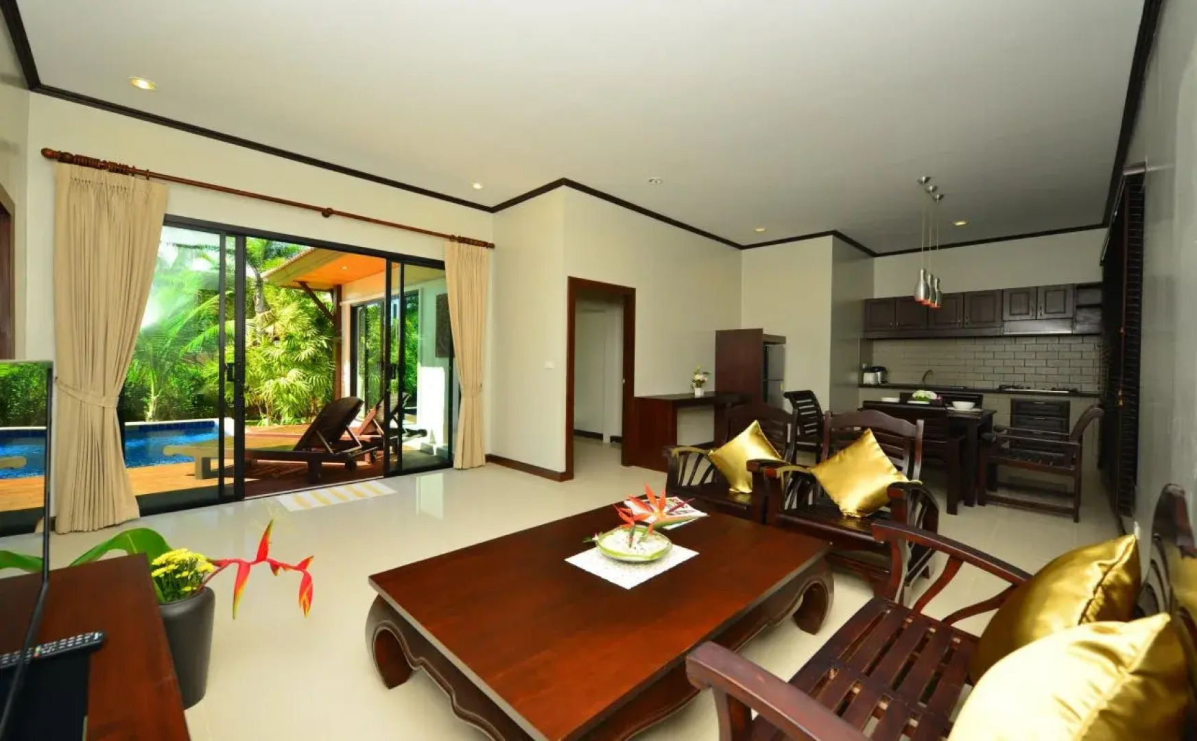 Naiharn Garden Resort & Spa