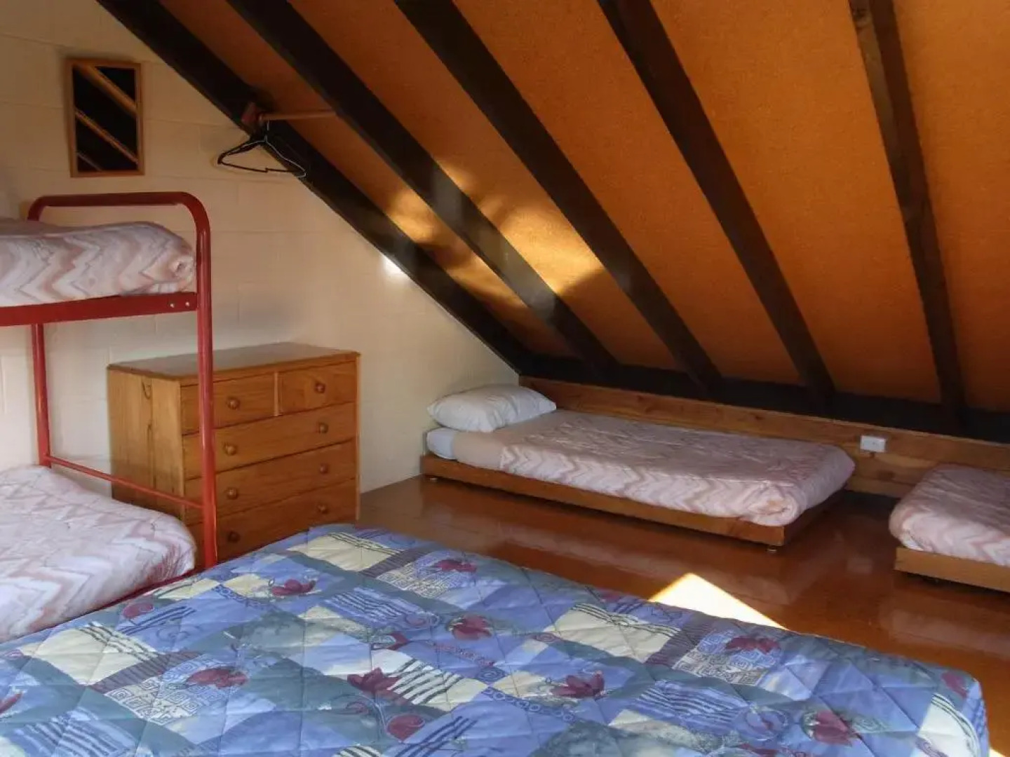 Ossies Motels and Chalets