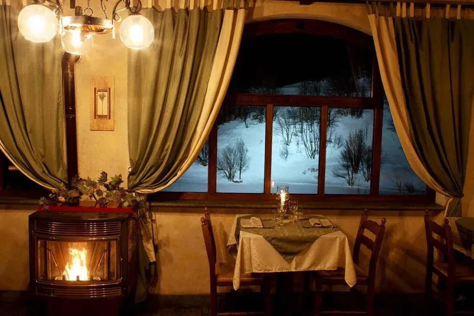 Chalet sul lago Hotel In Montagna