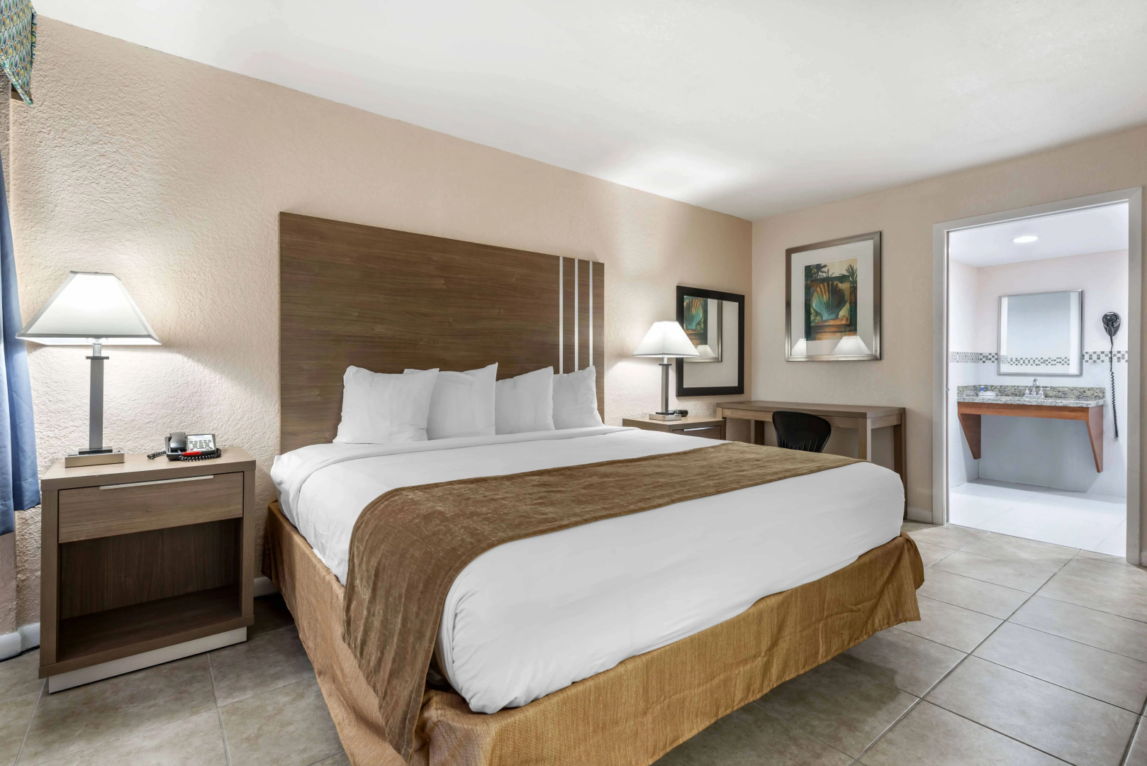 Rodeway Inn & Suites Fort Lauderdale Airport / Cruise Port