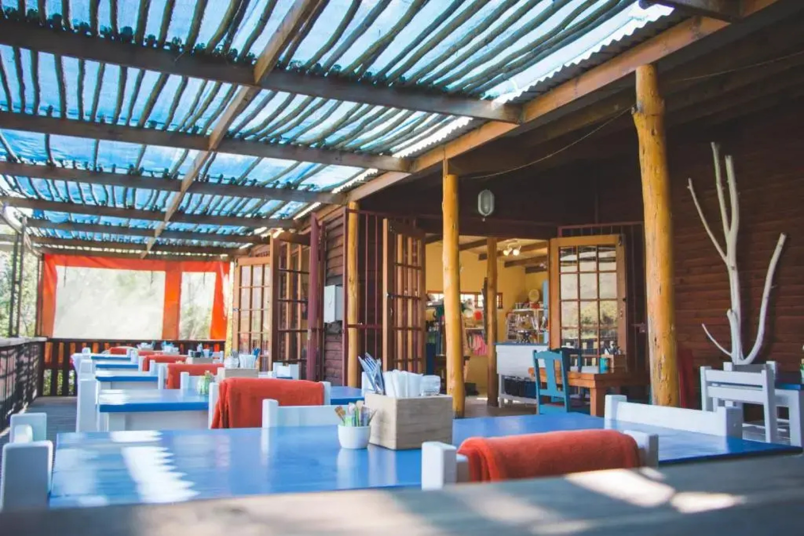 Blue Cow Barn - Boutique Farm