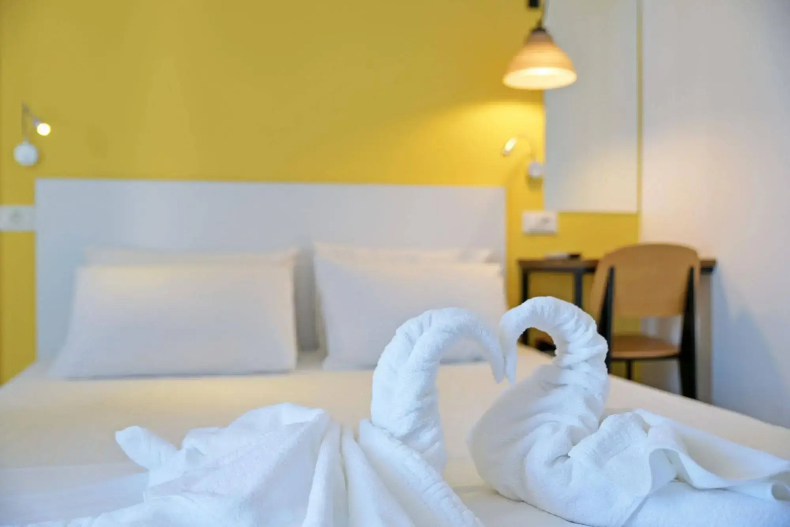 Hillside Studios & Apartments