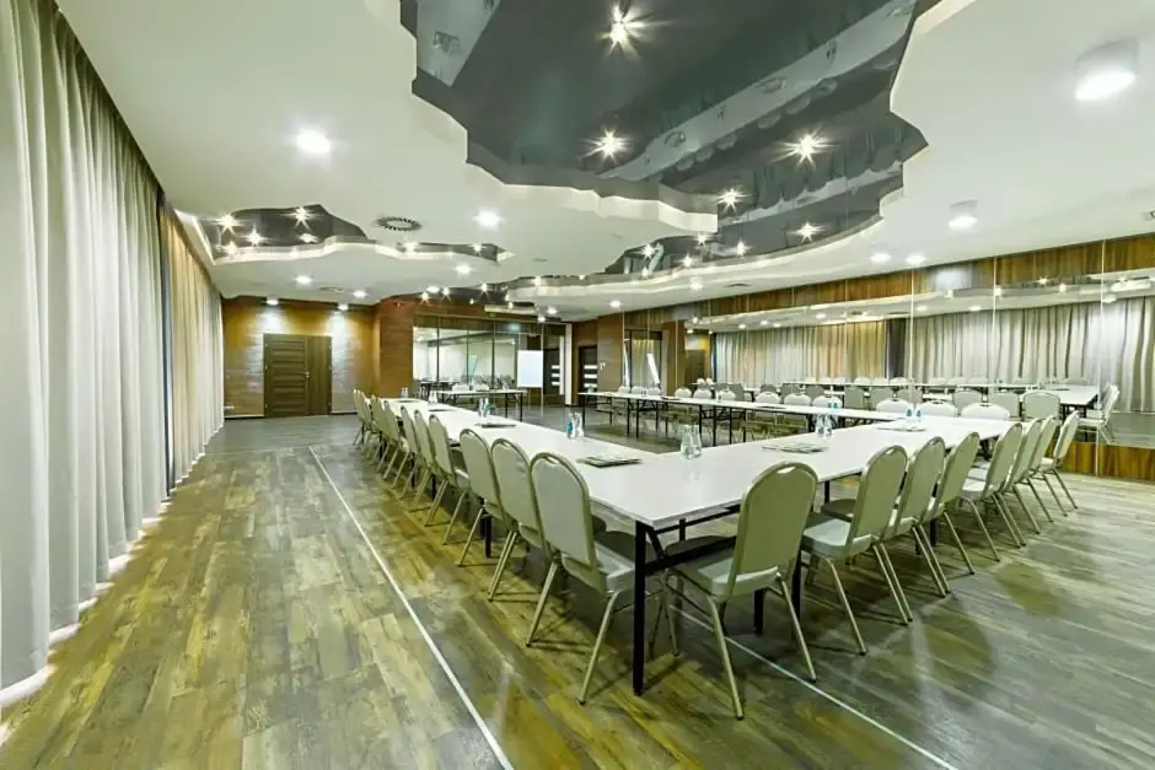 Hotel Sanvit Lake Resort & Spa