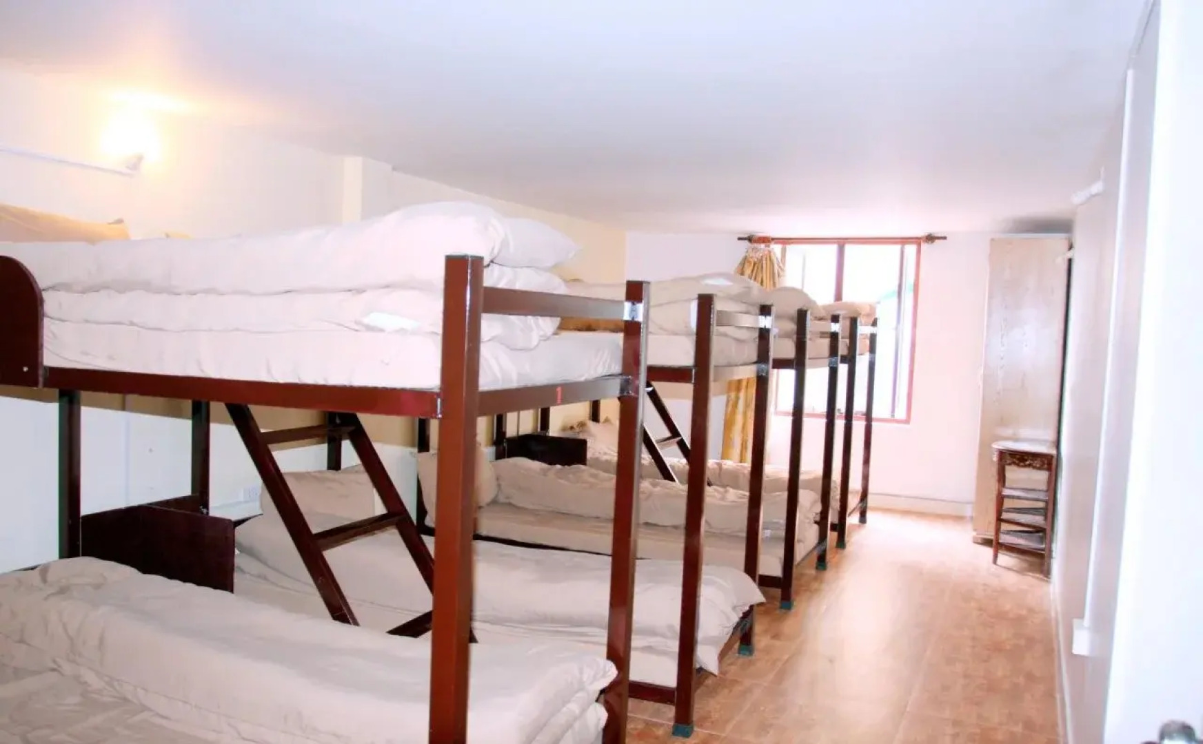 Mountain View Hotel - Hostel