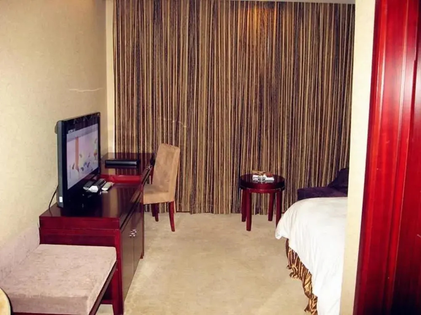 Urumqi City Langcheng Hotel