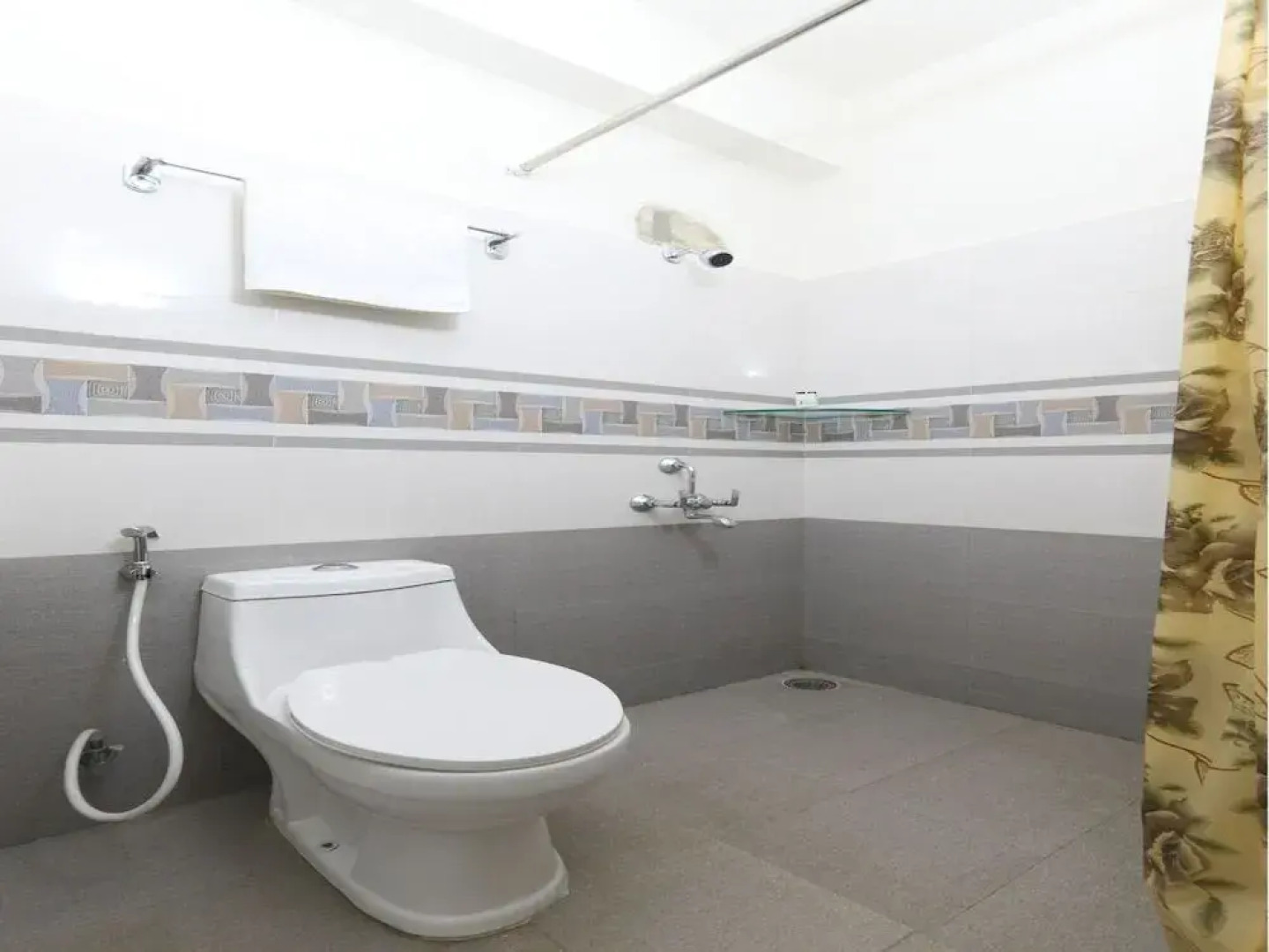 OYO 15601 Bhimas Residency