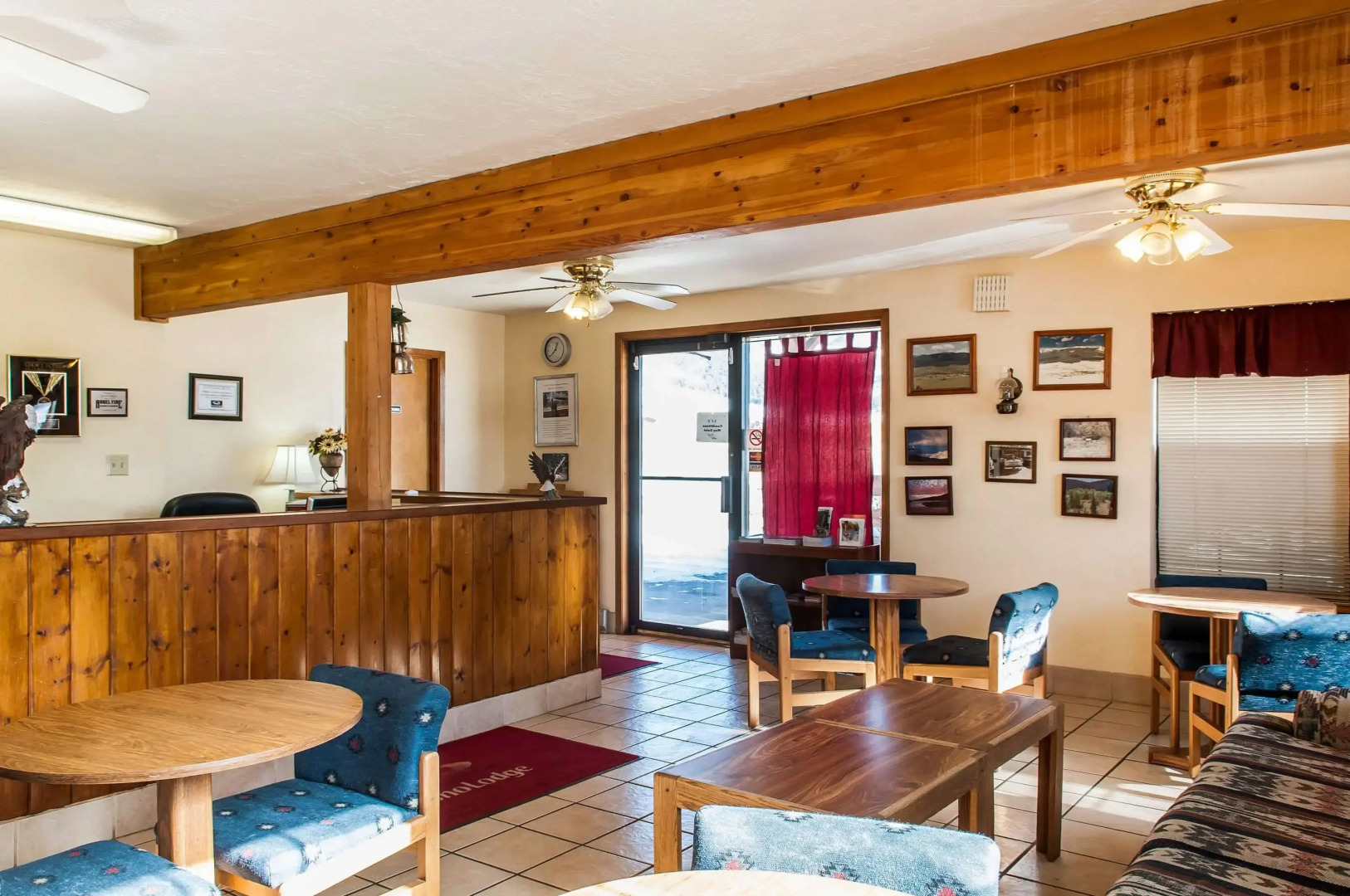 Econo Lodge Eagle Nest