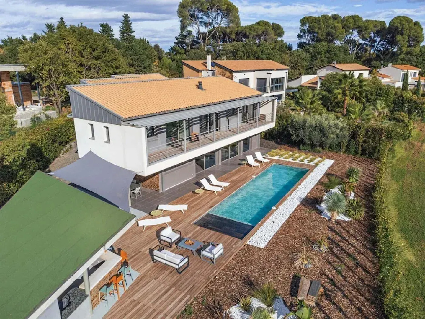 Villa 4 Bedrooms 8 PAX