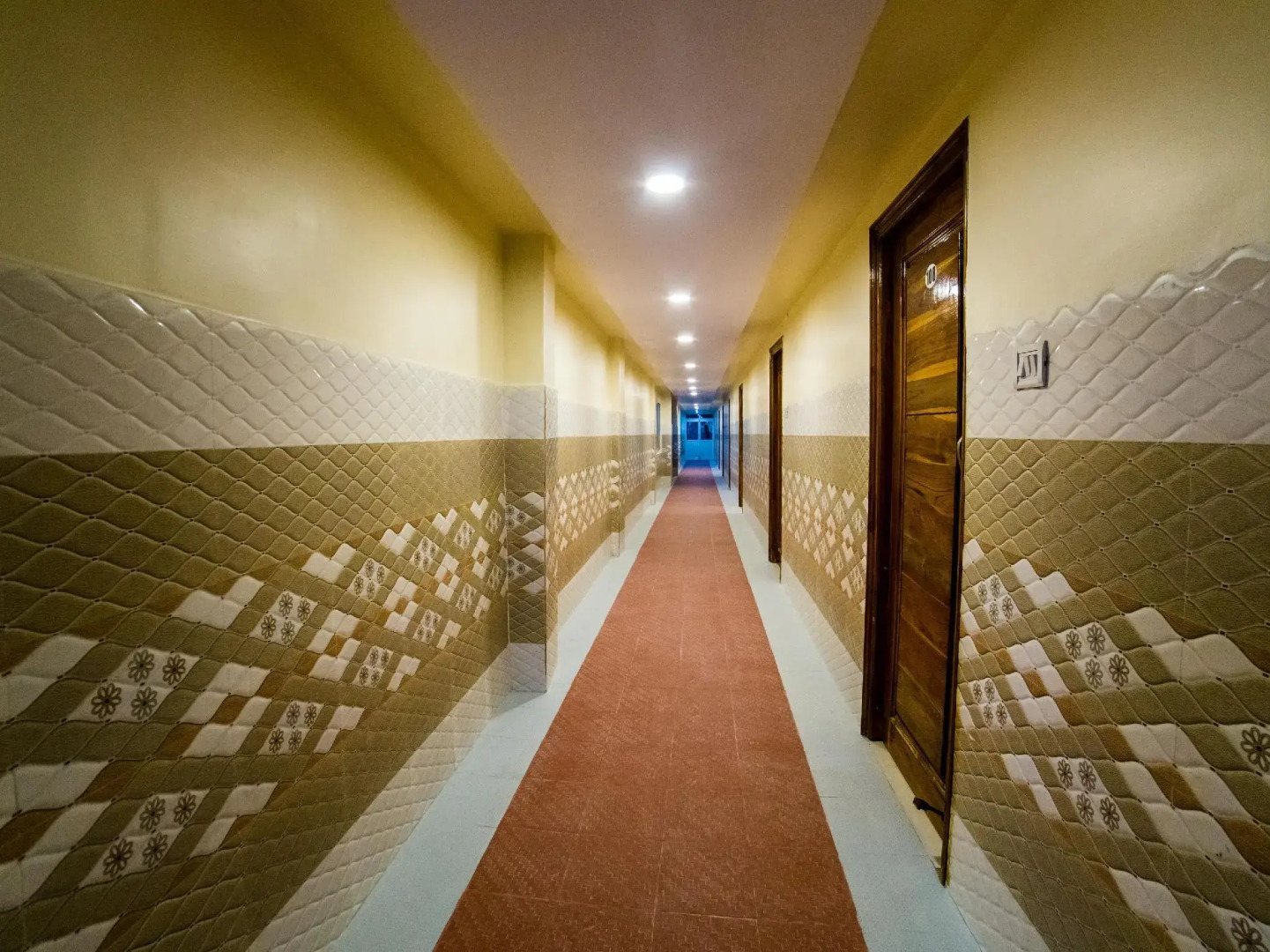 OYO 12973 Hotel Crystal