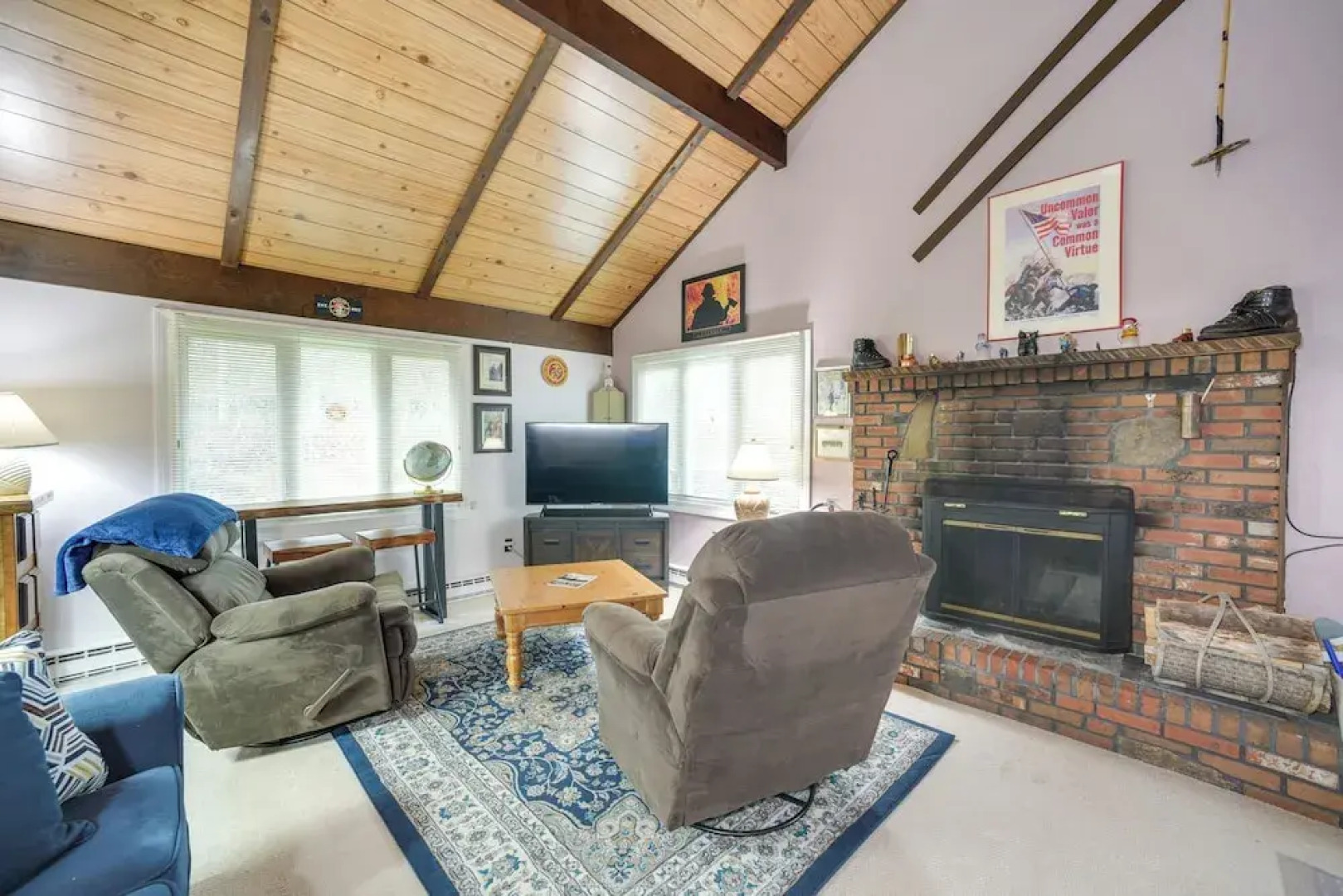 Hunter Hideaway w/ Yard & Deck: 3 Mi to Ski Slopes