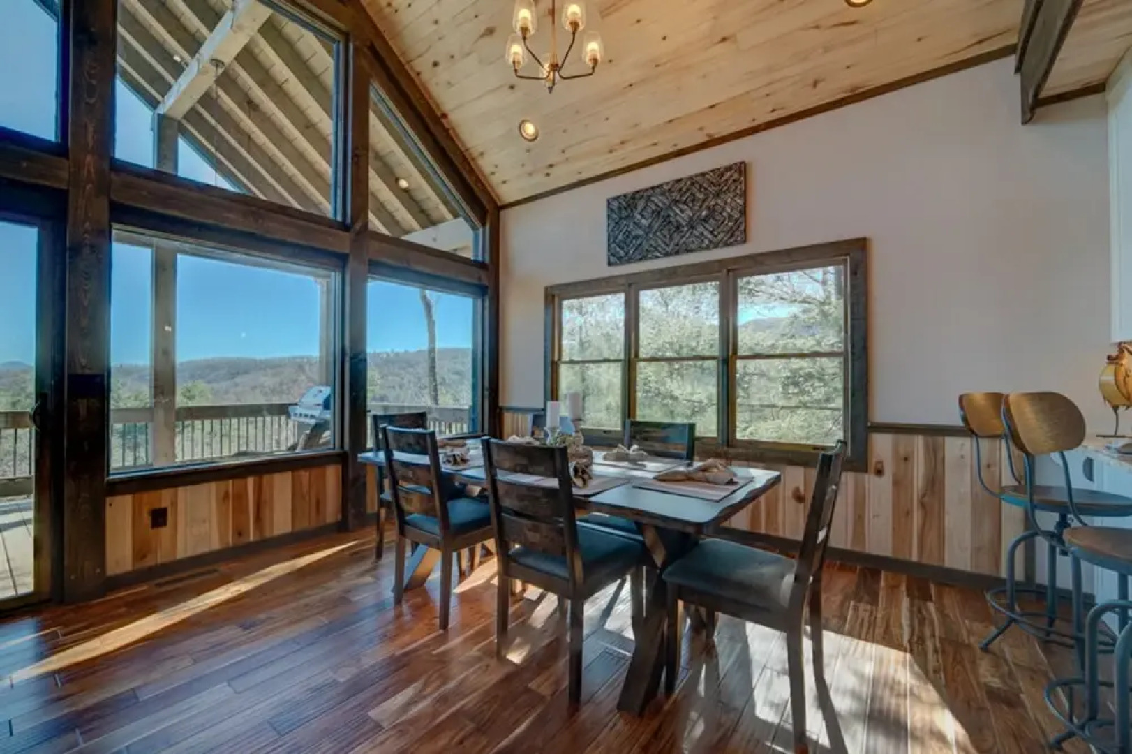 Bear Claw Cabin by Escape to Blue Ridge