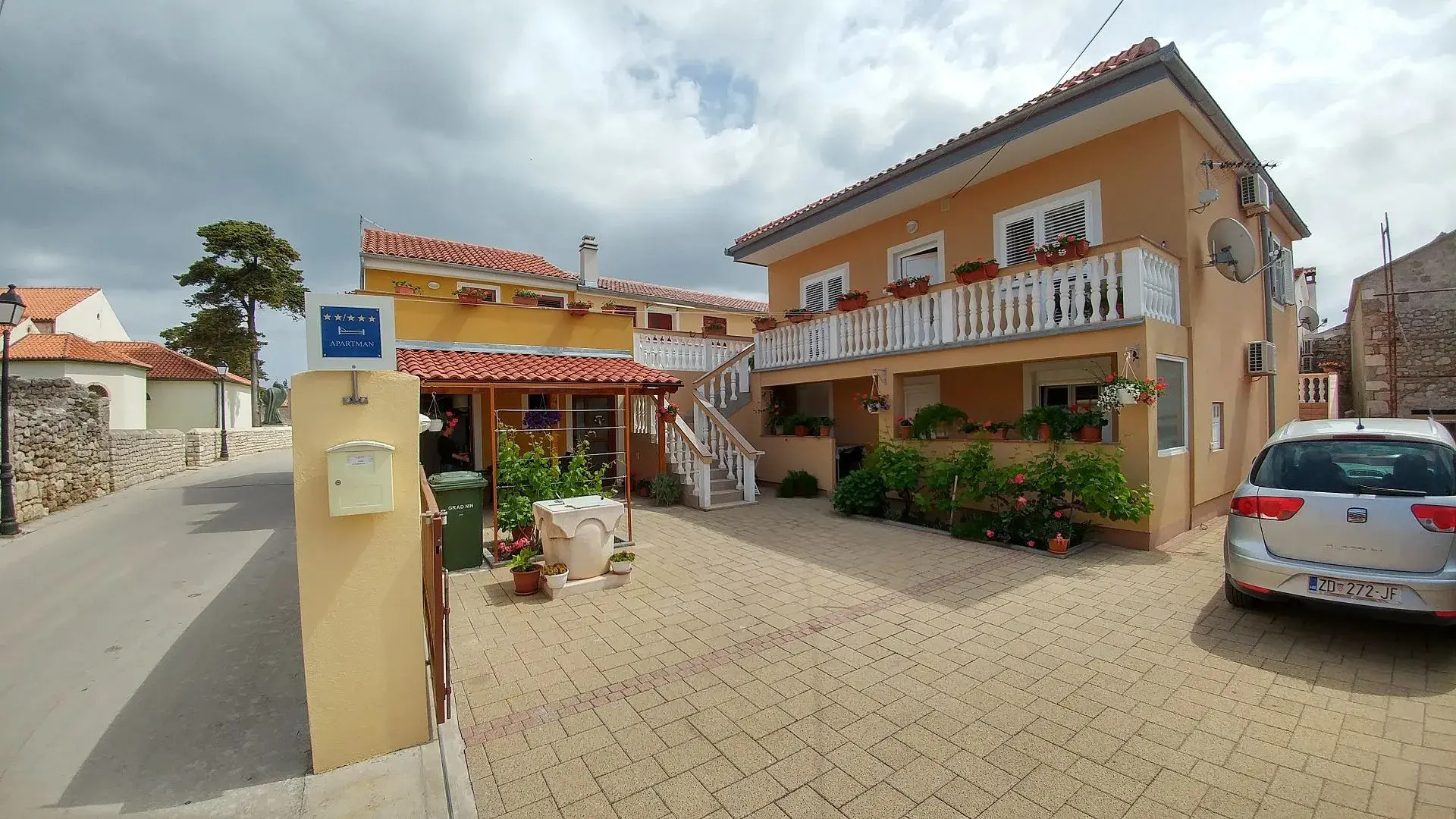 Apartment Nadica - free parking A3 Nin, Zadar riviera