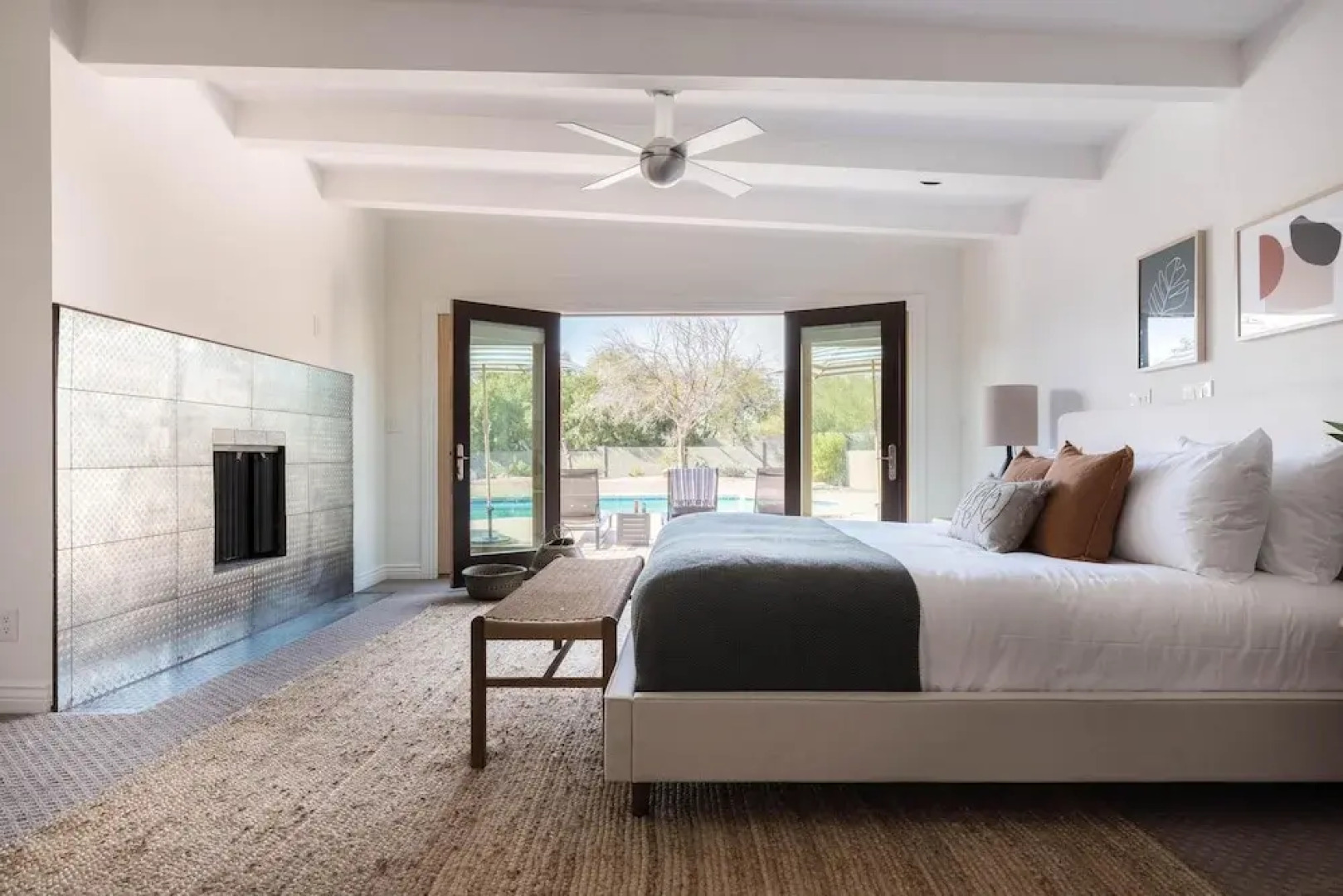 Caspian - Spacious Desert Oasis w Pool, Table Tennis, & Fire Pit