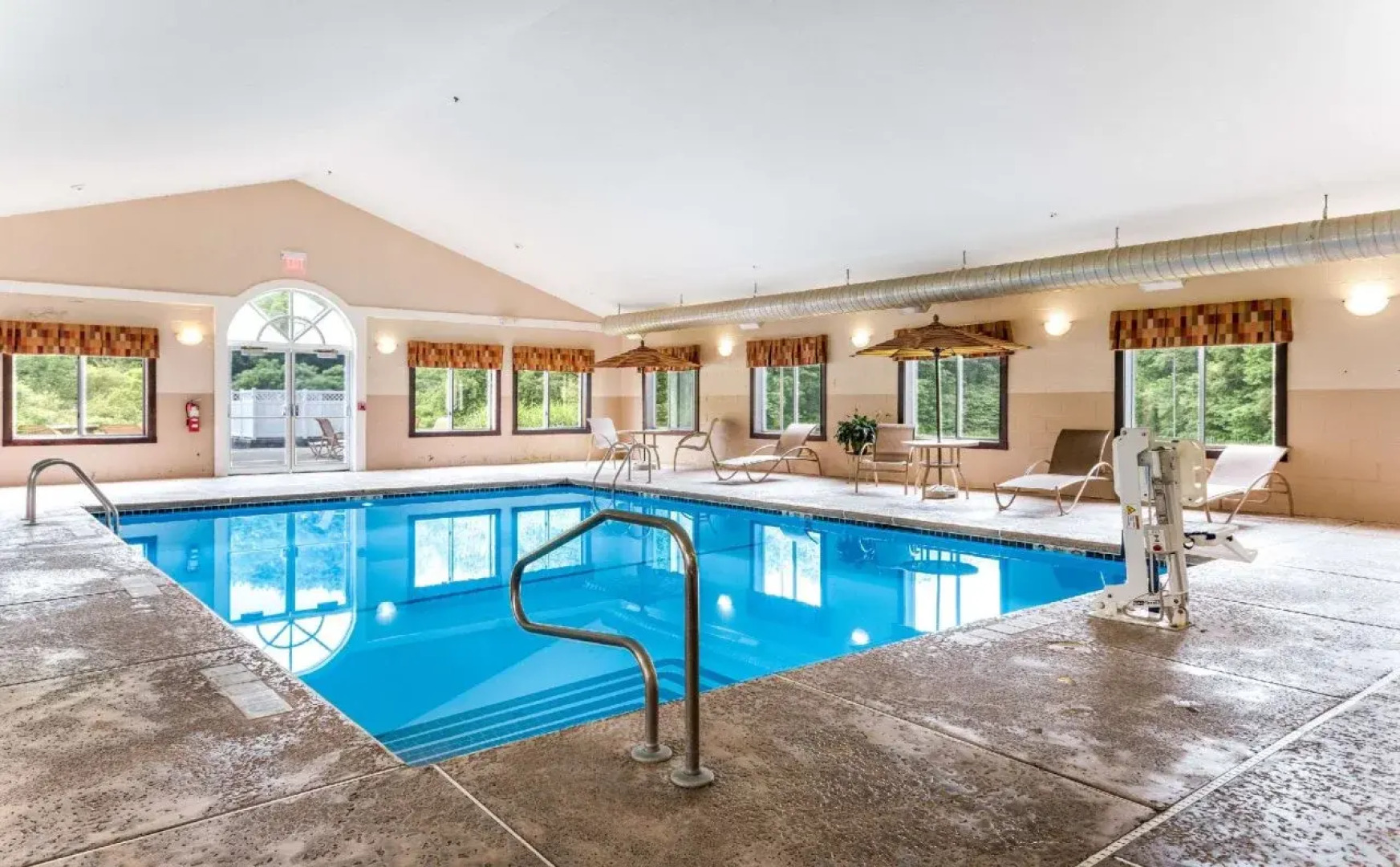 Holiday Inn Express Hotel & Suites Findley Lake