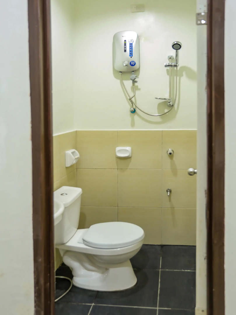 Jrja Suites by OYO Rooms
