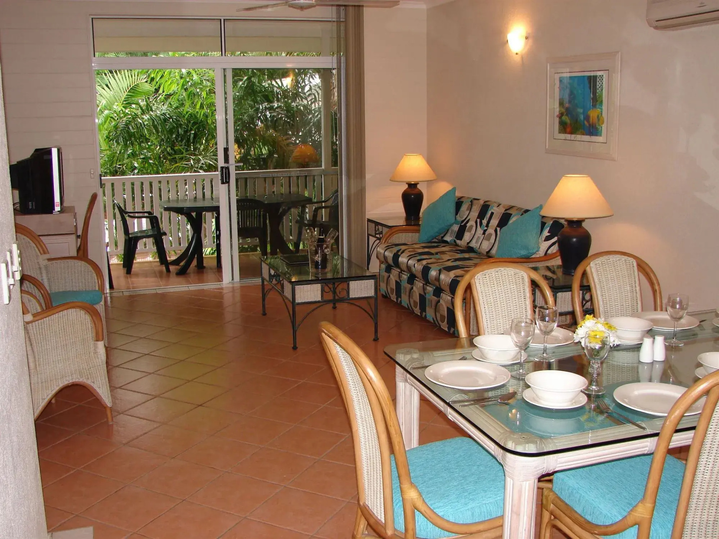 Palm Cove Tropic Apartments