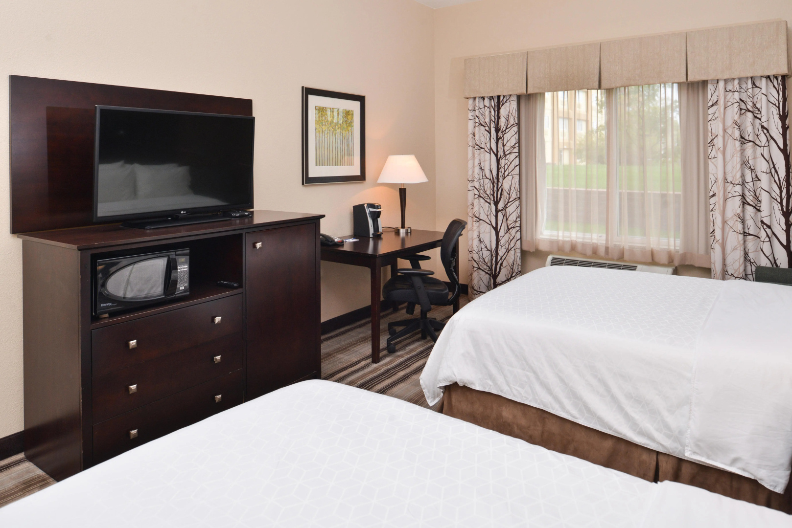 Holiday Inn Express Hotel & Suites Emporia Northwest by IHG