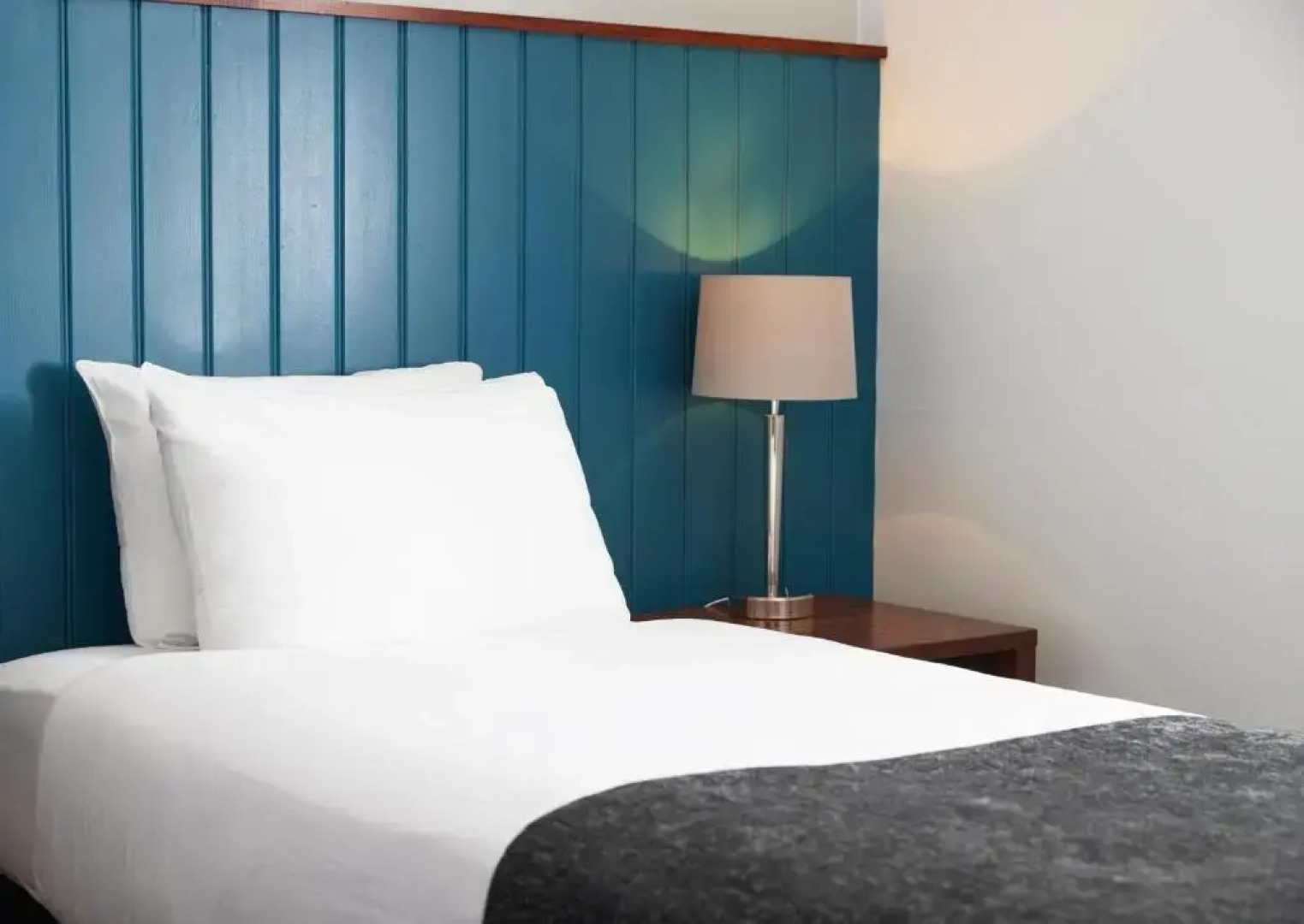 The Longshoot Hotel by Greene King Inns