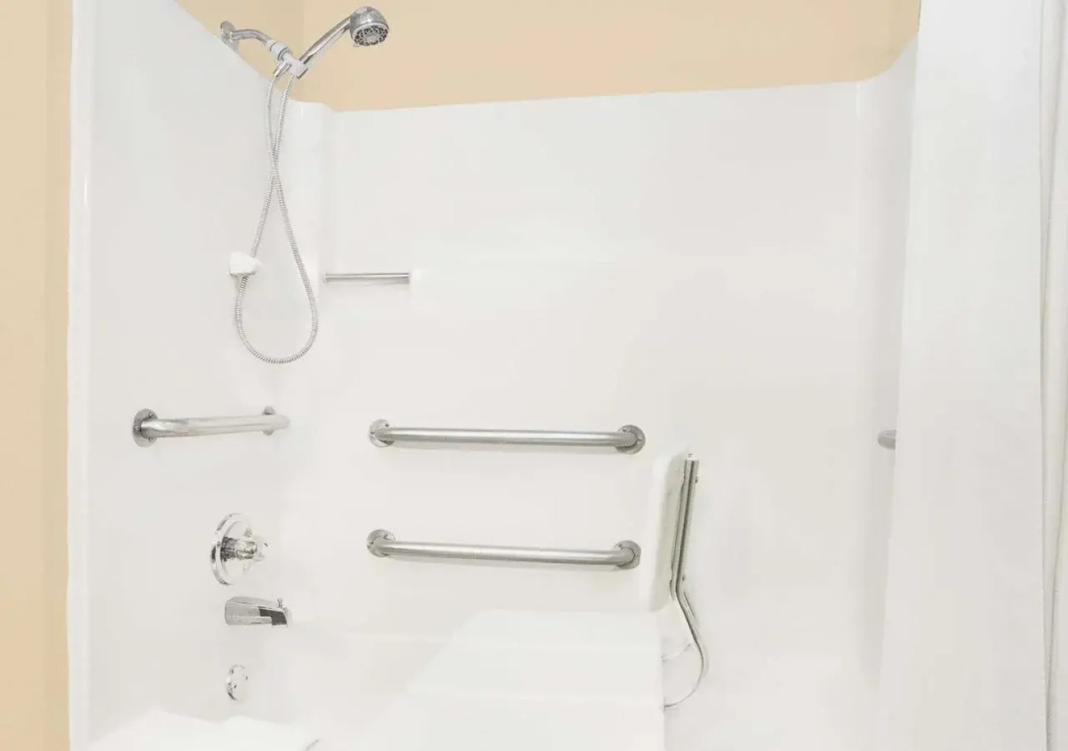 Boarders Inn & Suites by Cobblestone Hotels - Waterloo/Cedar Falls