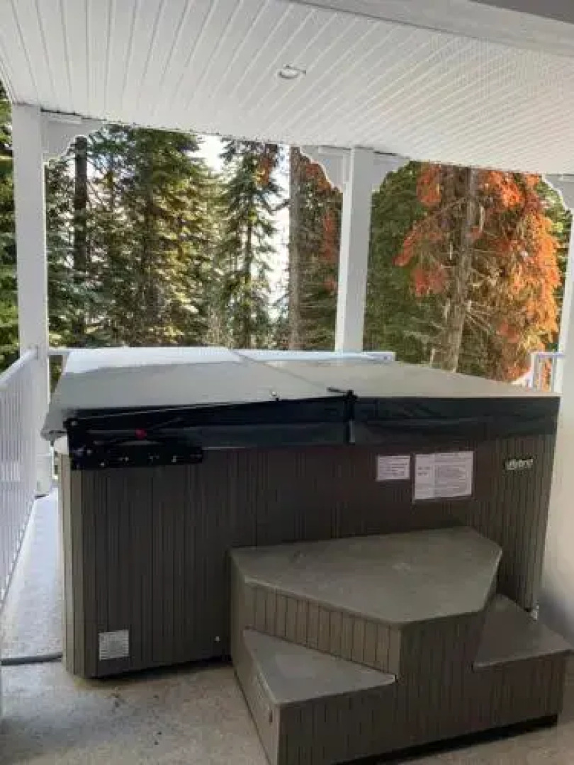 Sunset Peak - 3 Bed / 4 Bath Home