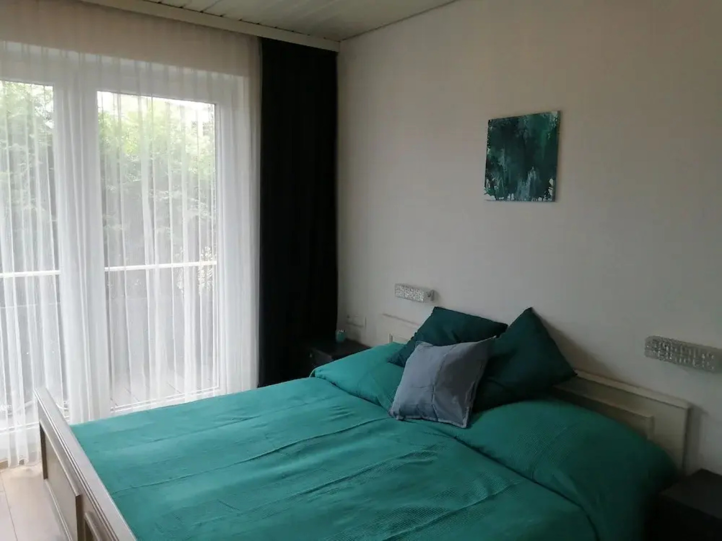 Hillside Rooms and Apartment