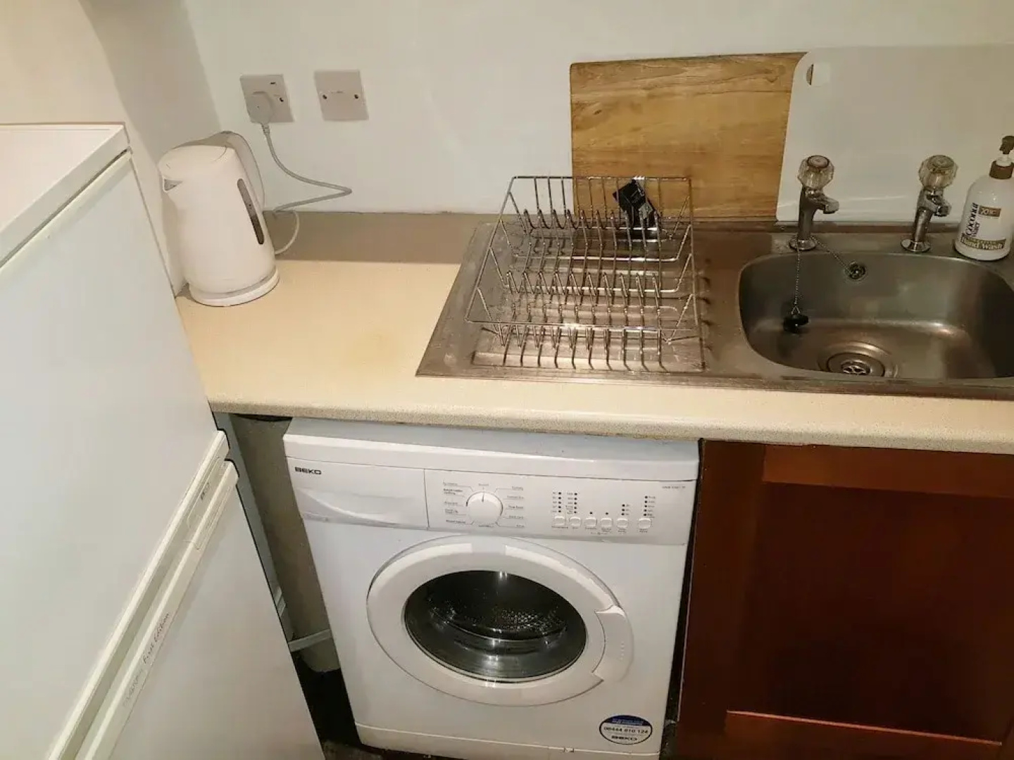 2 Bed Flat - Sleeps 4 - Parking - Wifi
