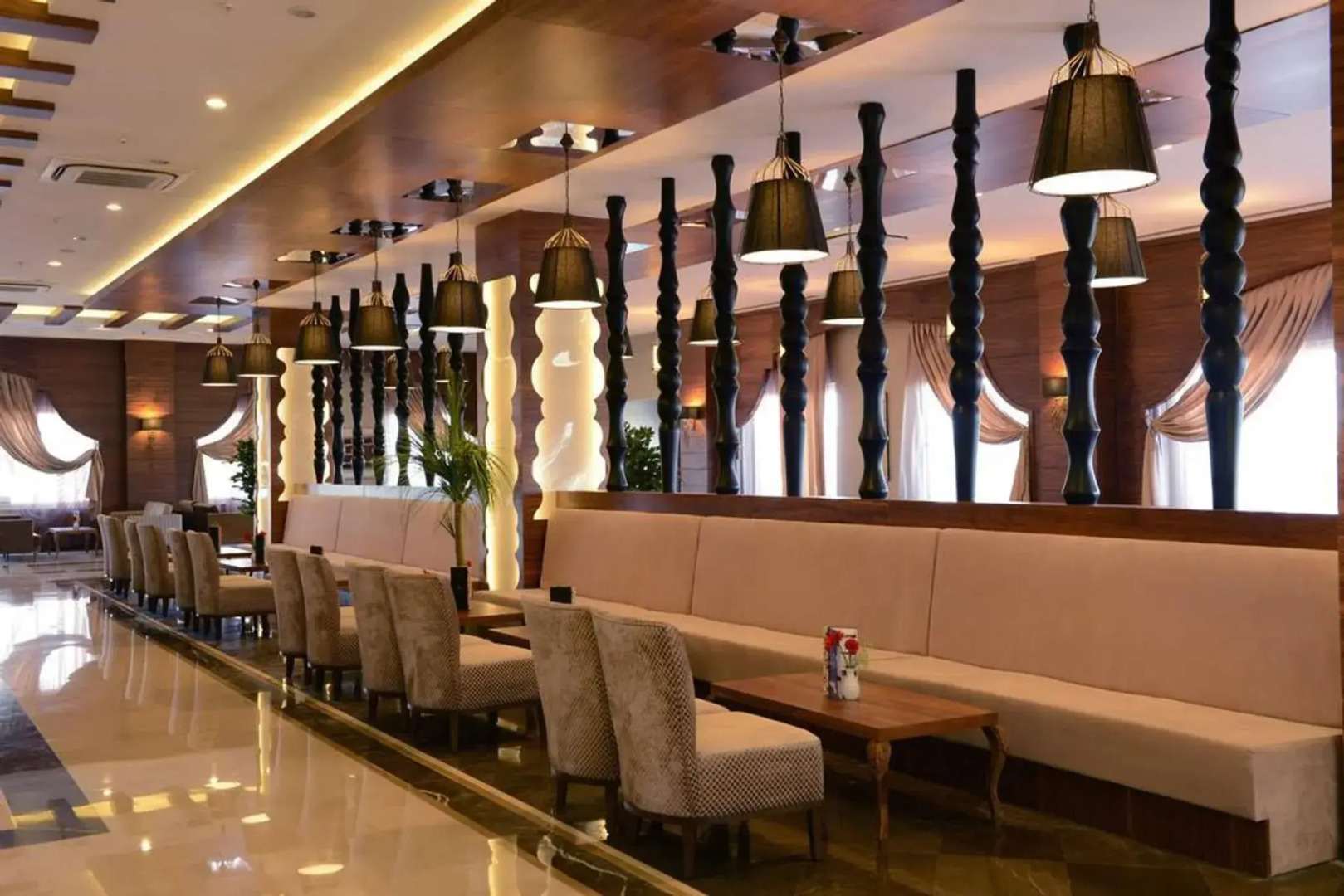 Lake & River Side Hotel & Spa