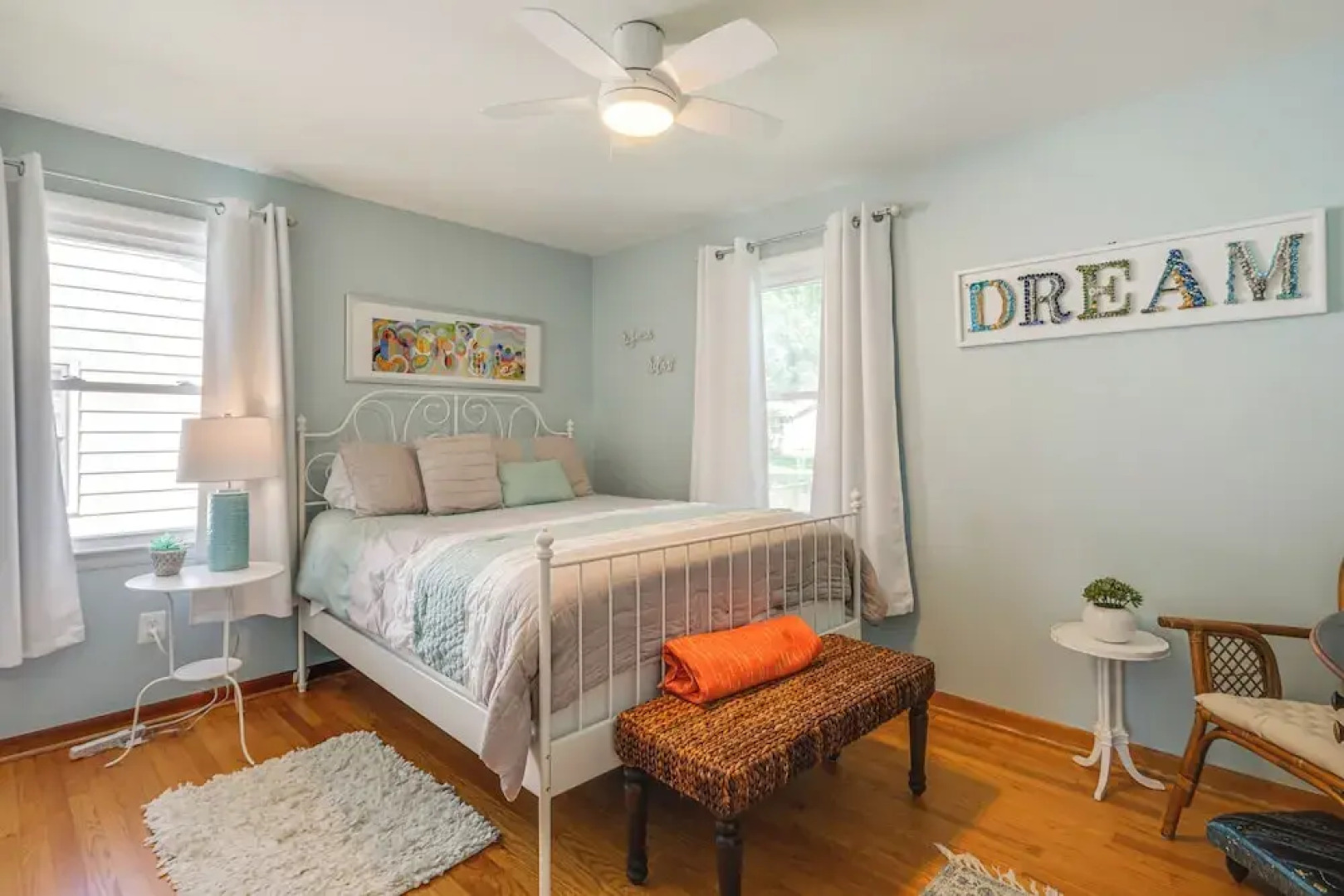 < 1 Mi to Colonial Beach: Coastal Gem w/ 2 Porches