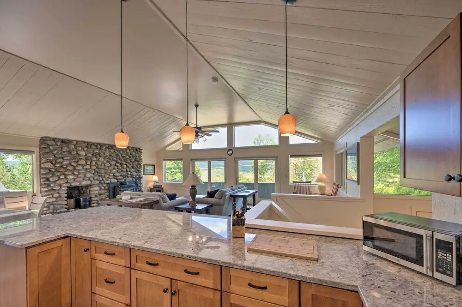 House w/ Balcony ~ 5 Mi to Cranmore Resort!