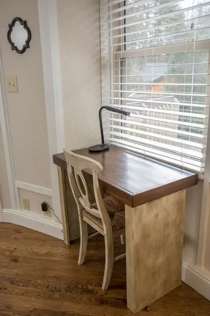 Woodlands Inn Of Sapphire Bed & Breakfast