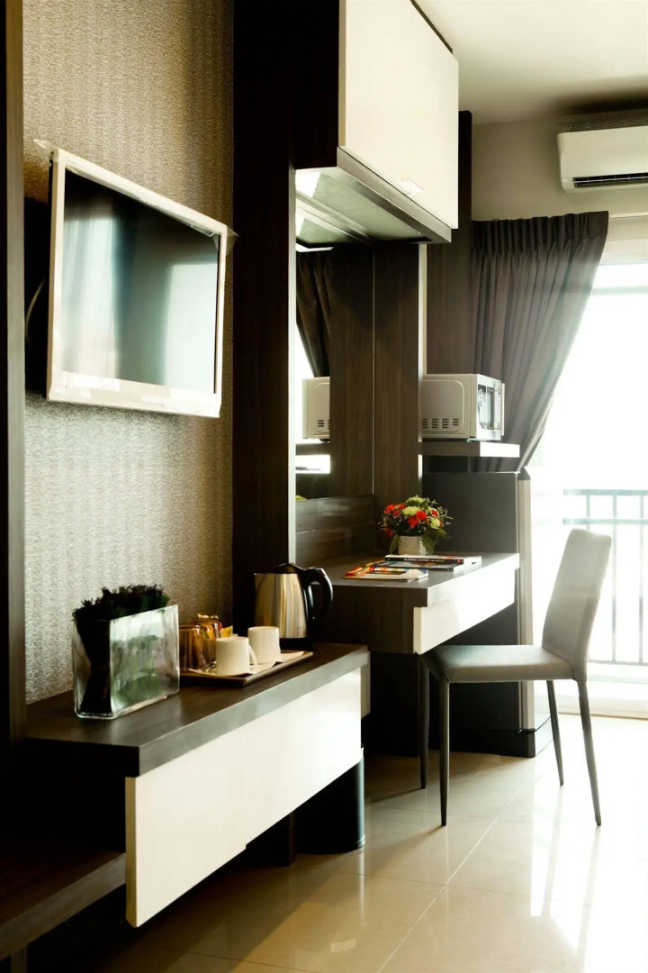 Crystal Suites Suvarnabhumi Airport