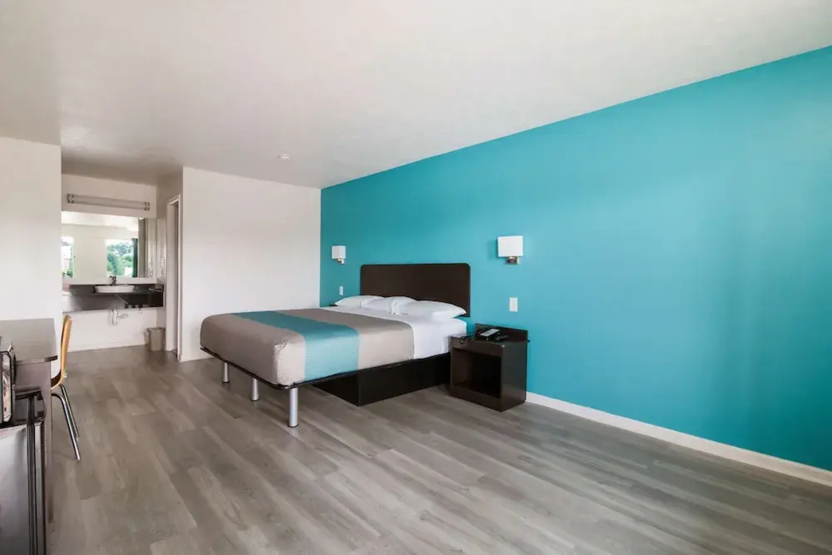 Metropolis Inn