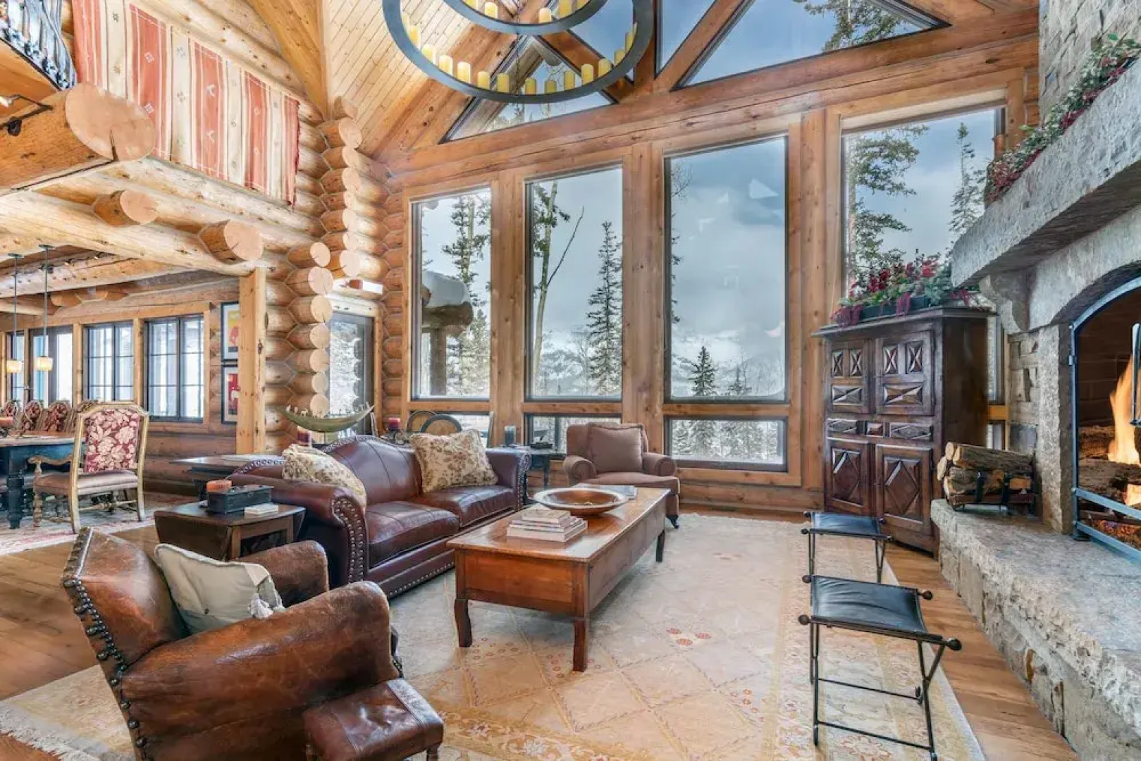 Hilltop Hideaway - Expansive Views From This Private Estate, Hot Tub, Pool Table