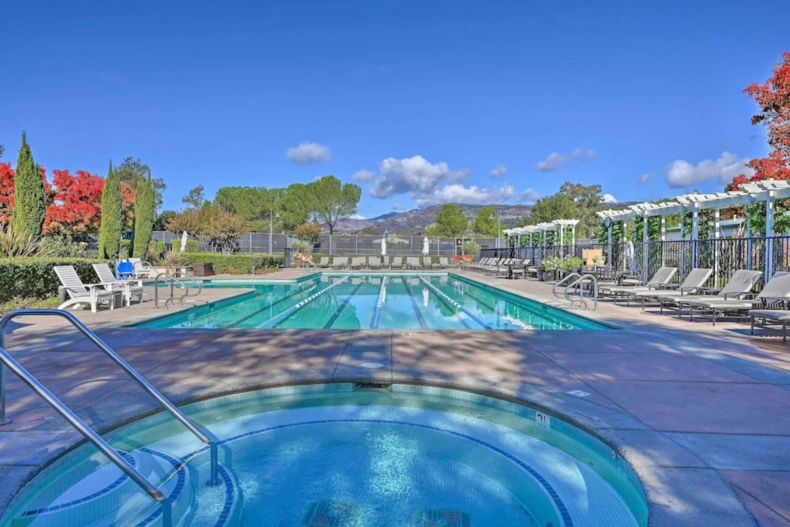 Bright & Airy Napa Condo W/patio on Golf Course!