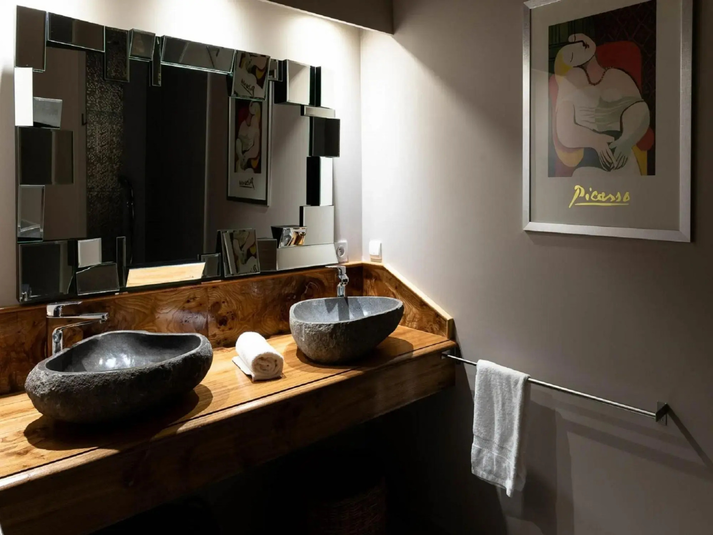 Nice holiday home in Nouvelle-Aquitaine with indoor pool