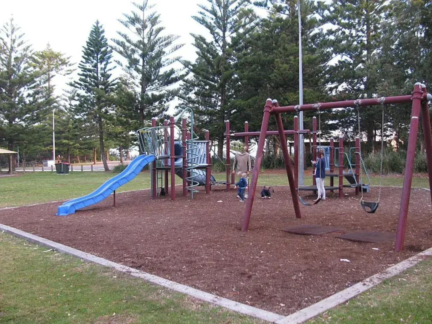 Toowoon Beach View 3br Villa 4 just steps to beach with views