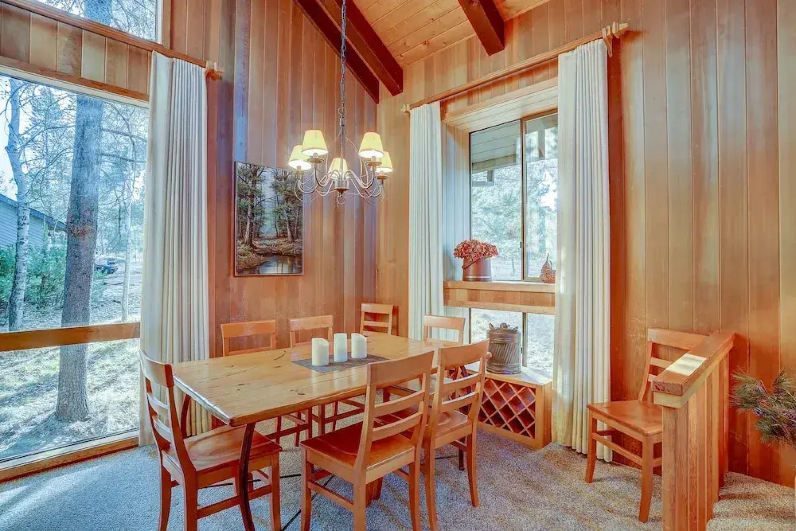 22 Rogue Home with Private Hot Tub, BBQ, and Game Room by RedAwning