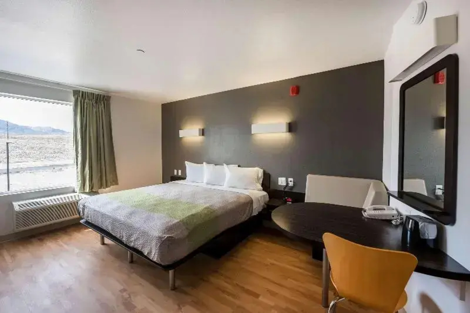 Studio 6 Mccarran, NV - Sparks - Tahoe - Reno Indu