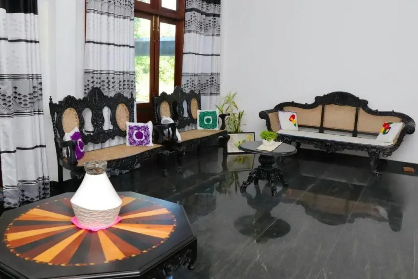 Calm luxury villa with Pool