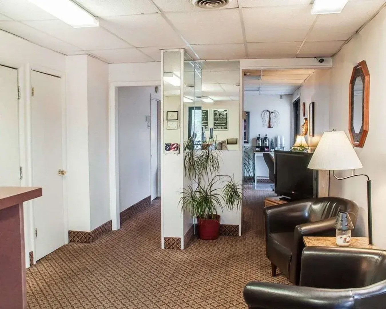 Econo Lodge Watertown