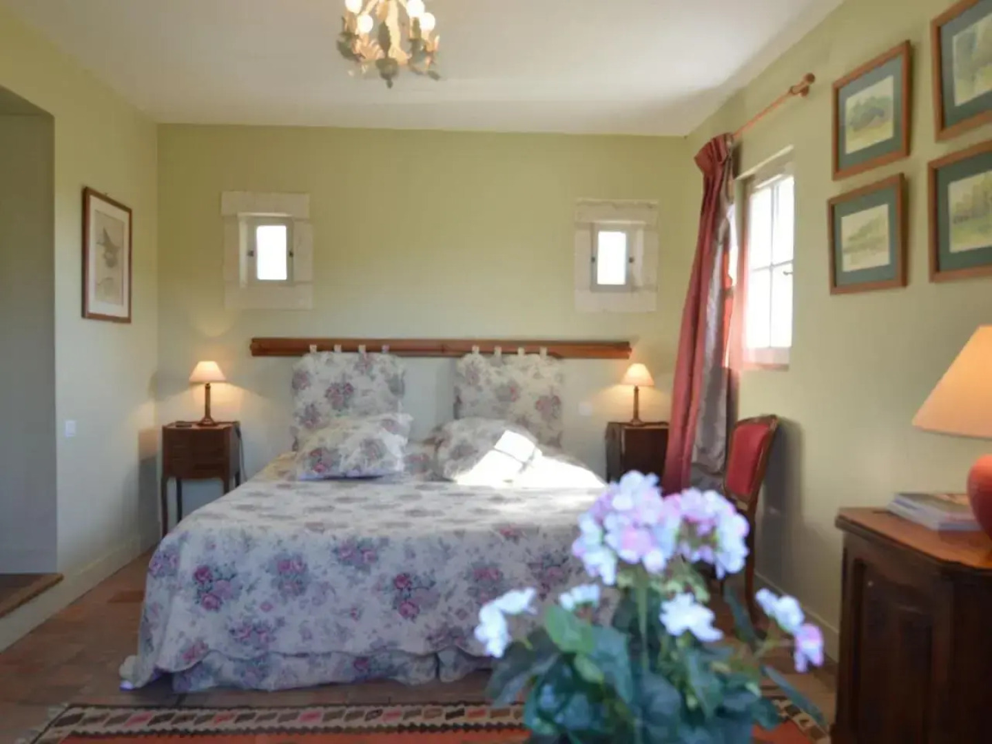 Snug Holiday Home In Chambourg-Sur-Indre With Pool