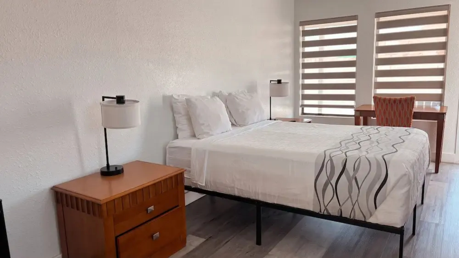 Whispering Sands Motel