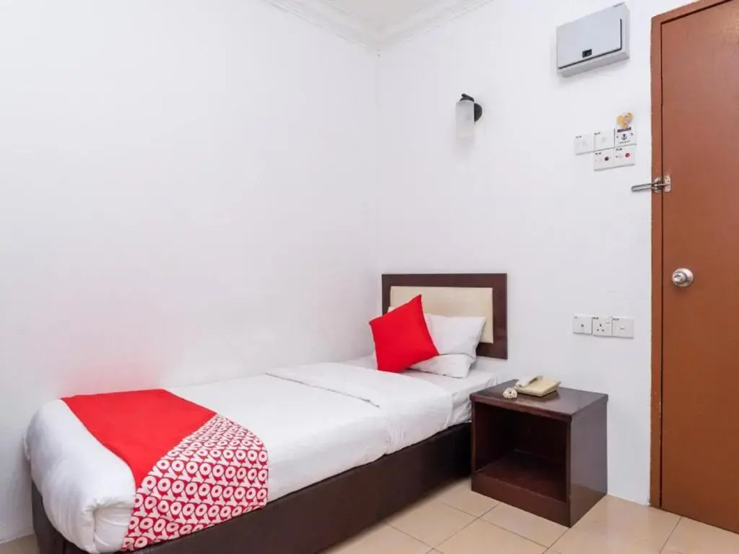 OYO 90742 I-home Hotel