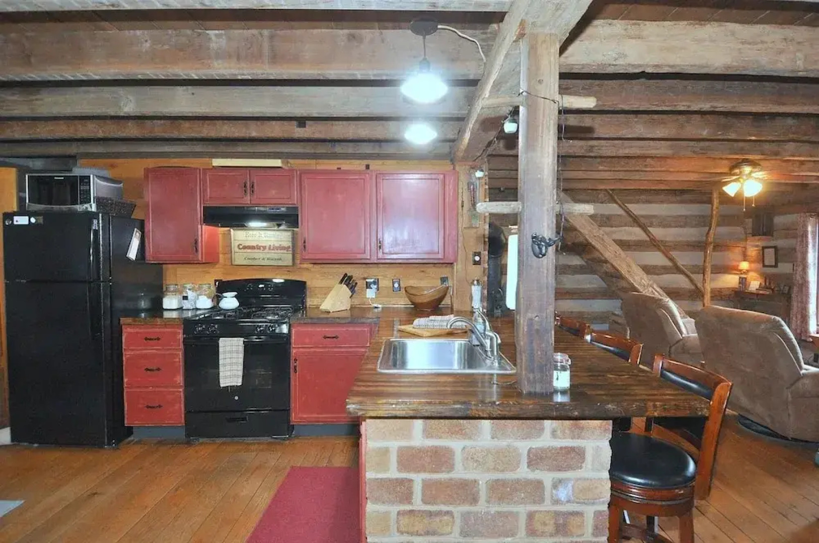 Pondview Cabin - Log Cabin Retreat