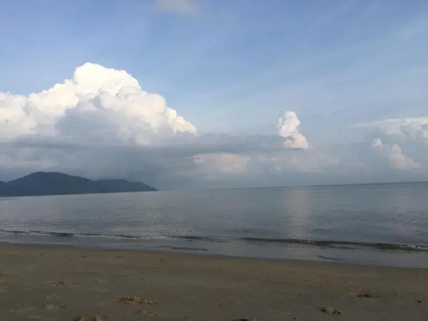 By The Sea-Panoramic Seaview Luxury Suite