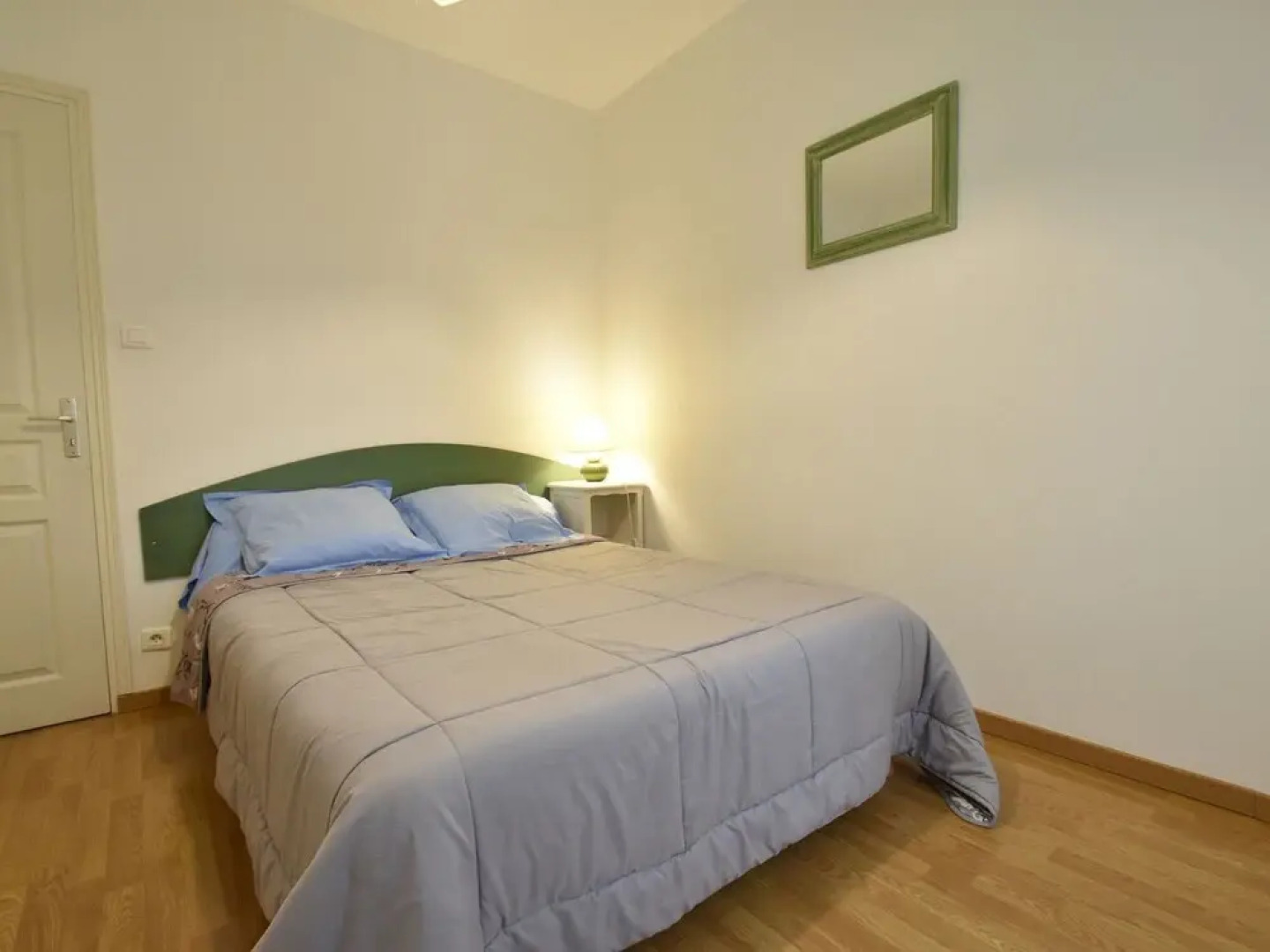 Modern Holiday Home in Belves with Swimming Pool