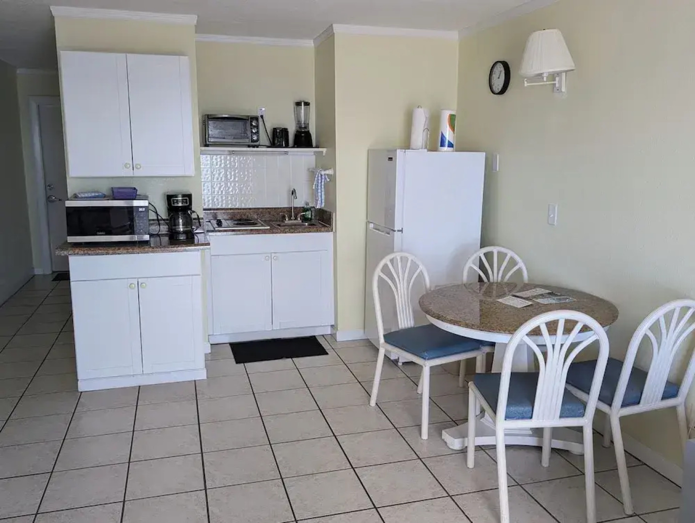 Traders Inn Beach Club