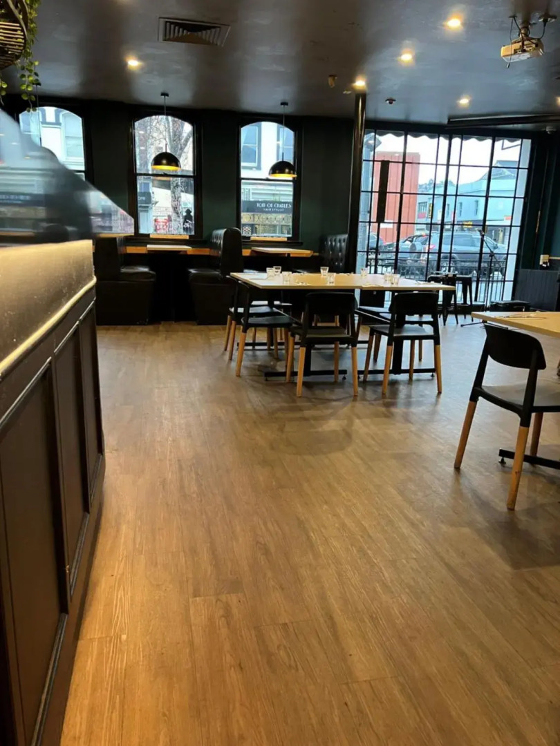 Star Bar Cafe & Hotel