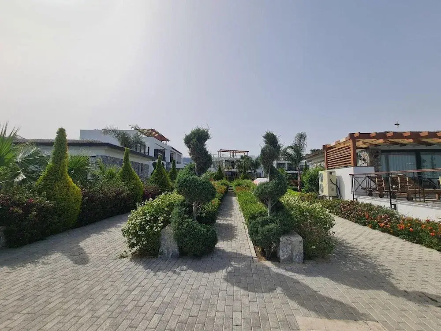 Serene Three-bedroom Retreat in Unforgettable Setting